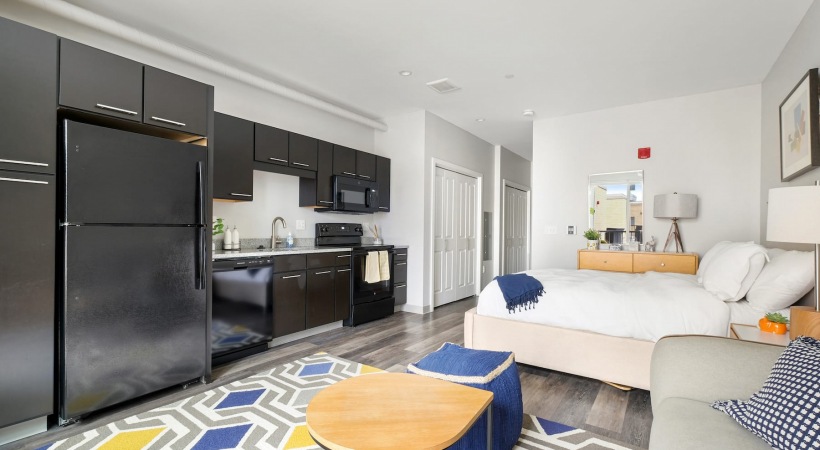 Kitchen kitchen with ample counter-space and modern appliances